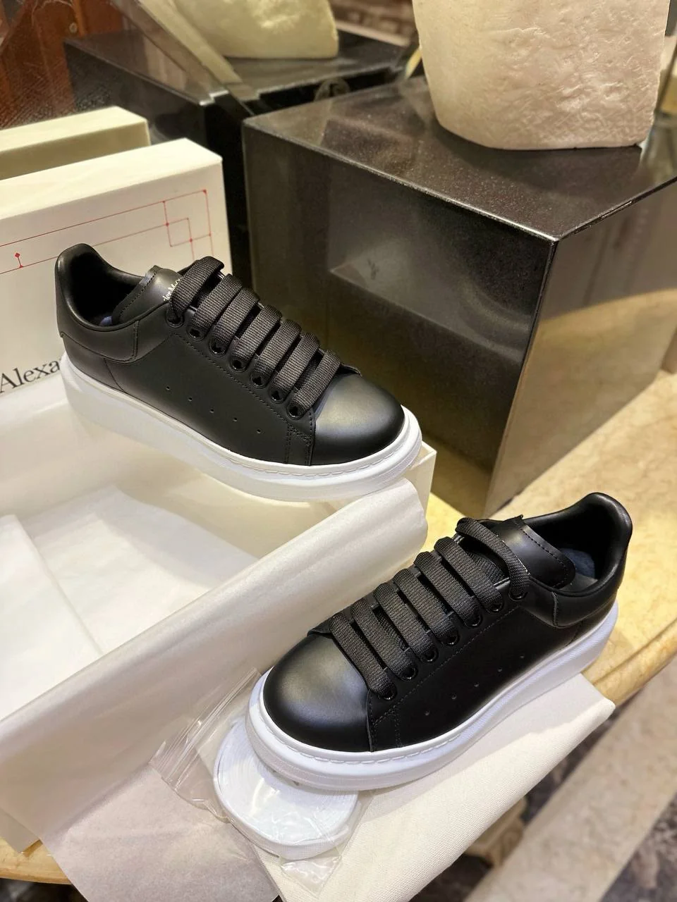 Жіночі кросівки  - Alexander McQueen